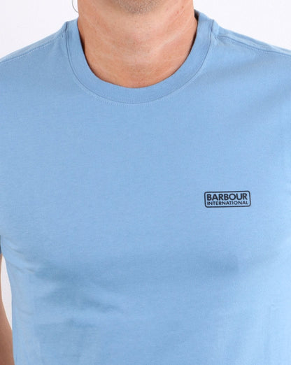 Barbour International – T-Shirt mit kleinem Logo in Cool Blue