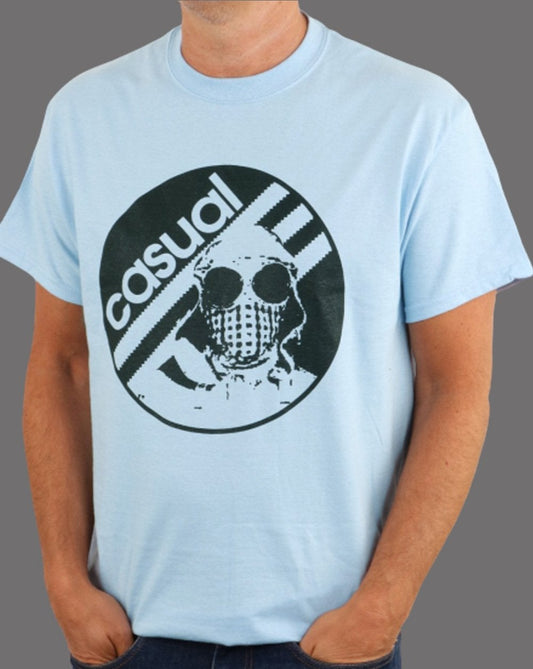 80er Casual Classics T-Shirt mit Schutzbrille und kariertem Schal Himmelblau