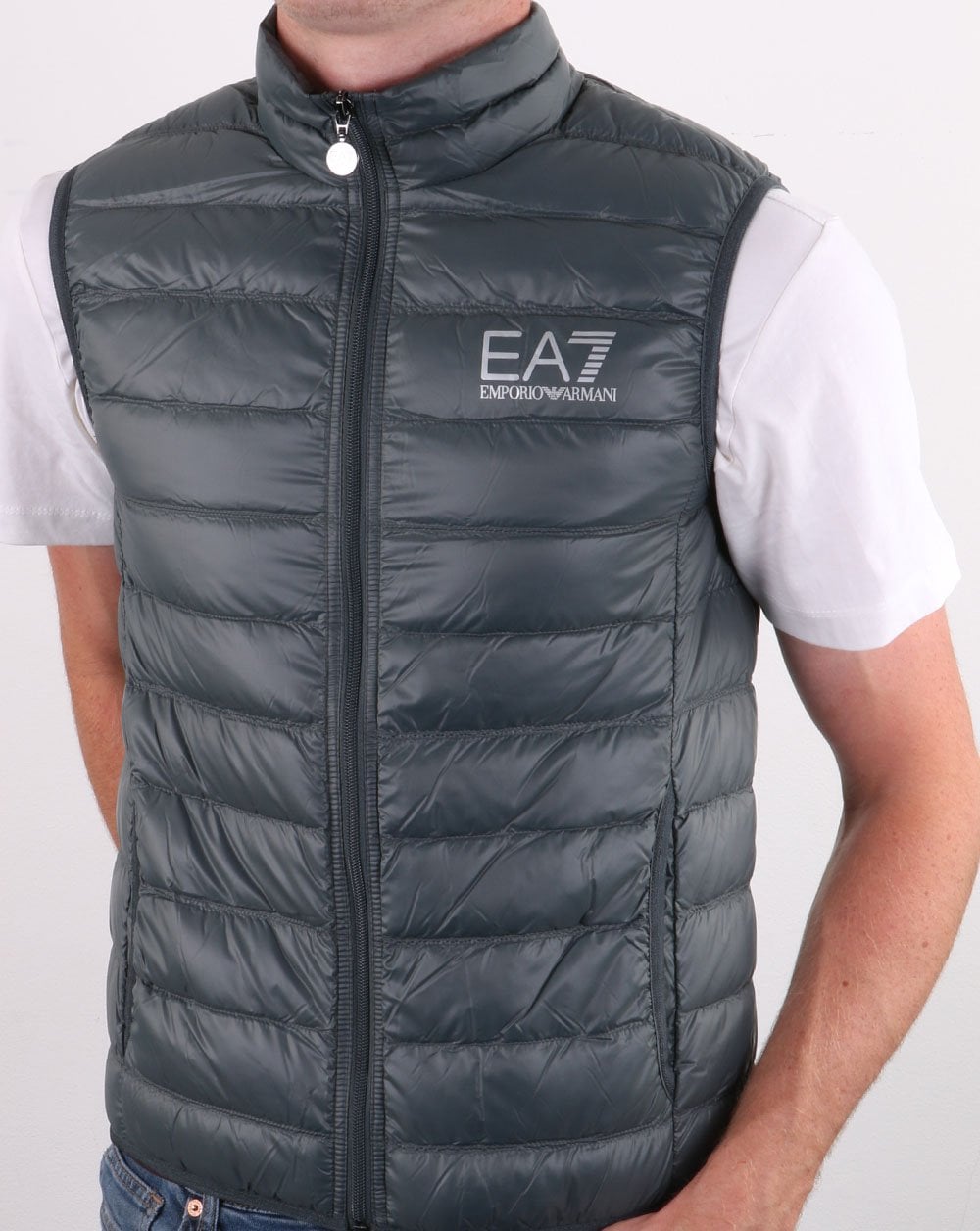 Emporio Armani – EA7 Core Logo Daunenweste in Silber