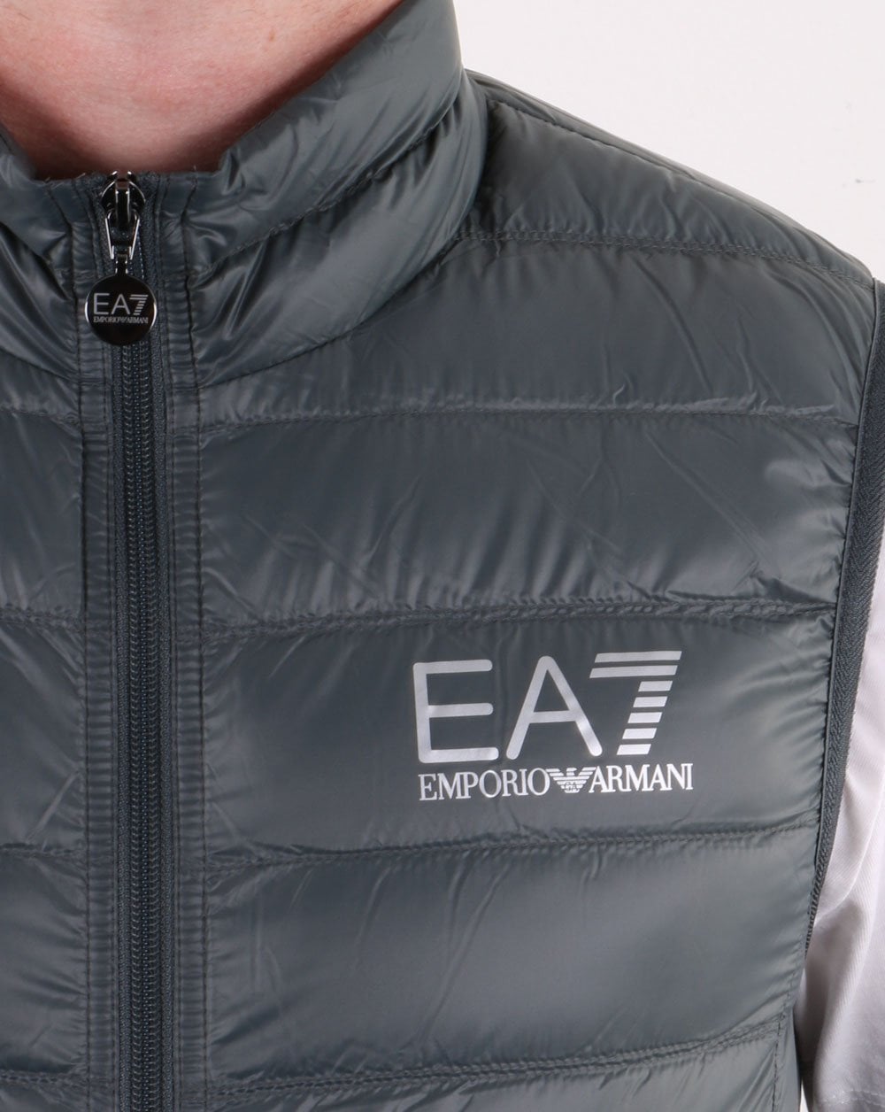 Emporio Armani – EA7 Core Logo Daunenweste in Silber