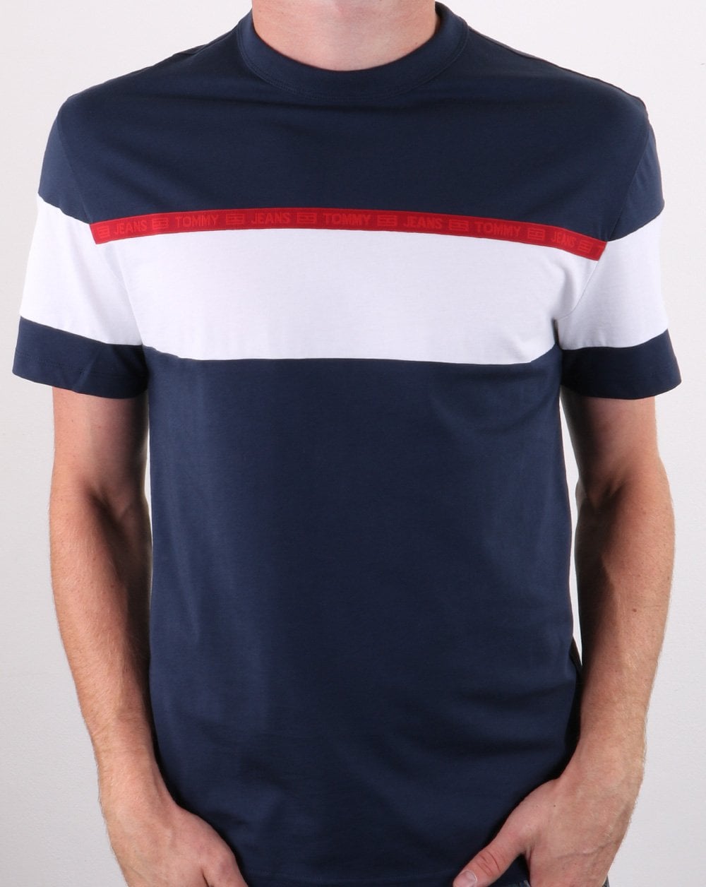 Tommy Hilfiger – T-Shirt mit Streifenband in Marineblau