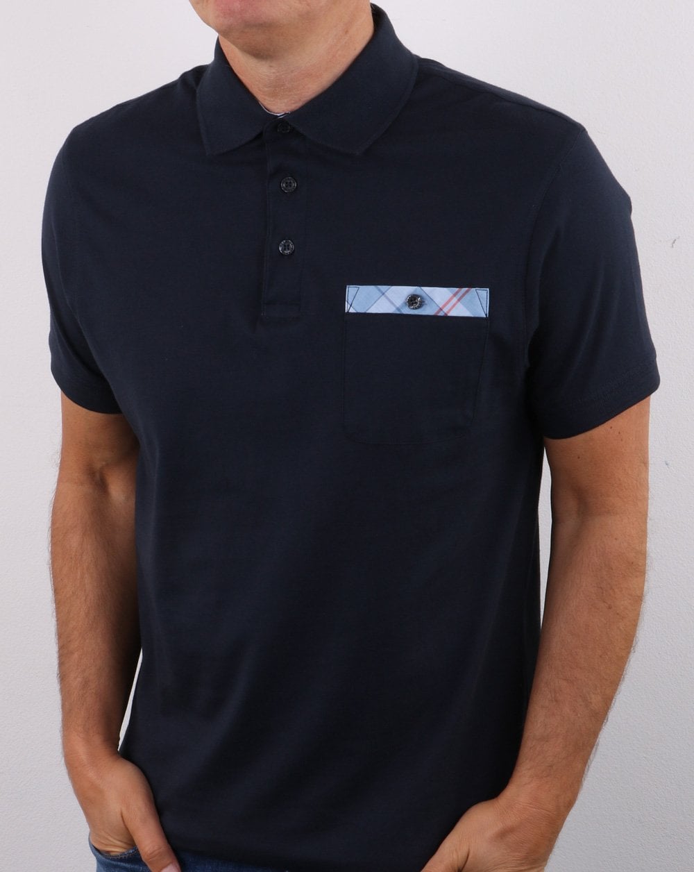 Barbour Poloshirt mit Tartan-Tasche, Marineblau