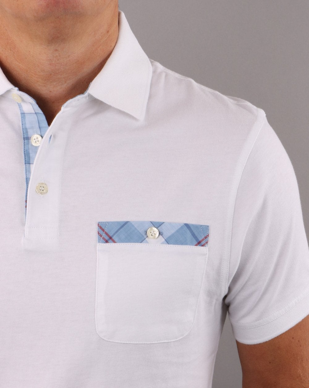 Barbour Poloshirt mit Tartan-Tasche in Weiß