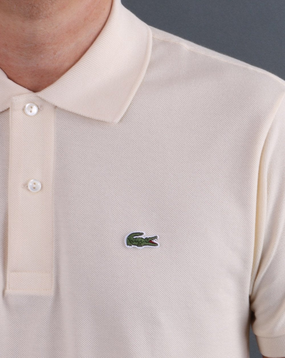 Lacoste – Klassisches Poloshirt in Zartcreme