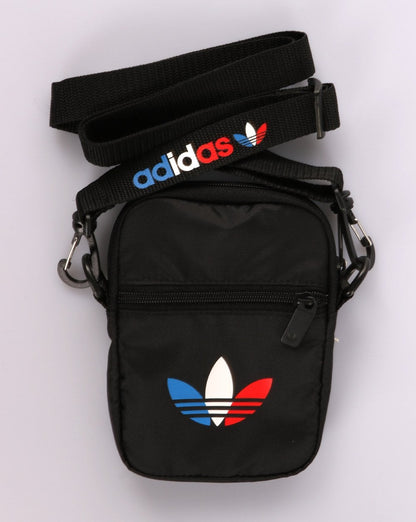 Adidas Originals – Tricolor – Kleine Tasche in Schwarz