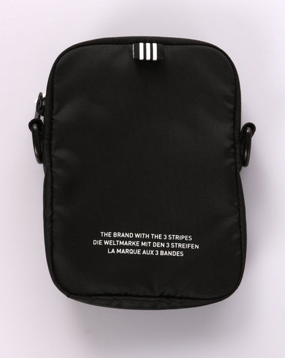 Adidas Originals – Tricolor – Kleine Tasche in Schwarz