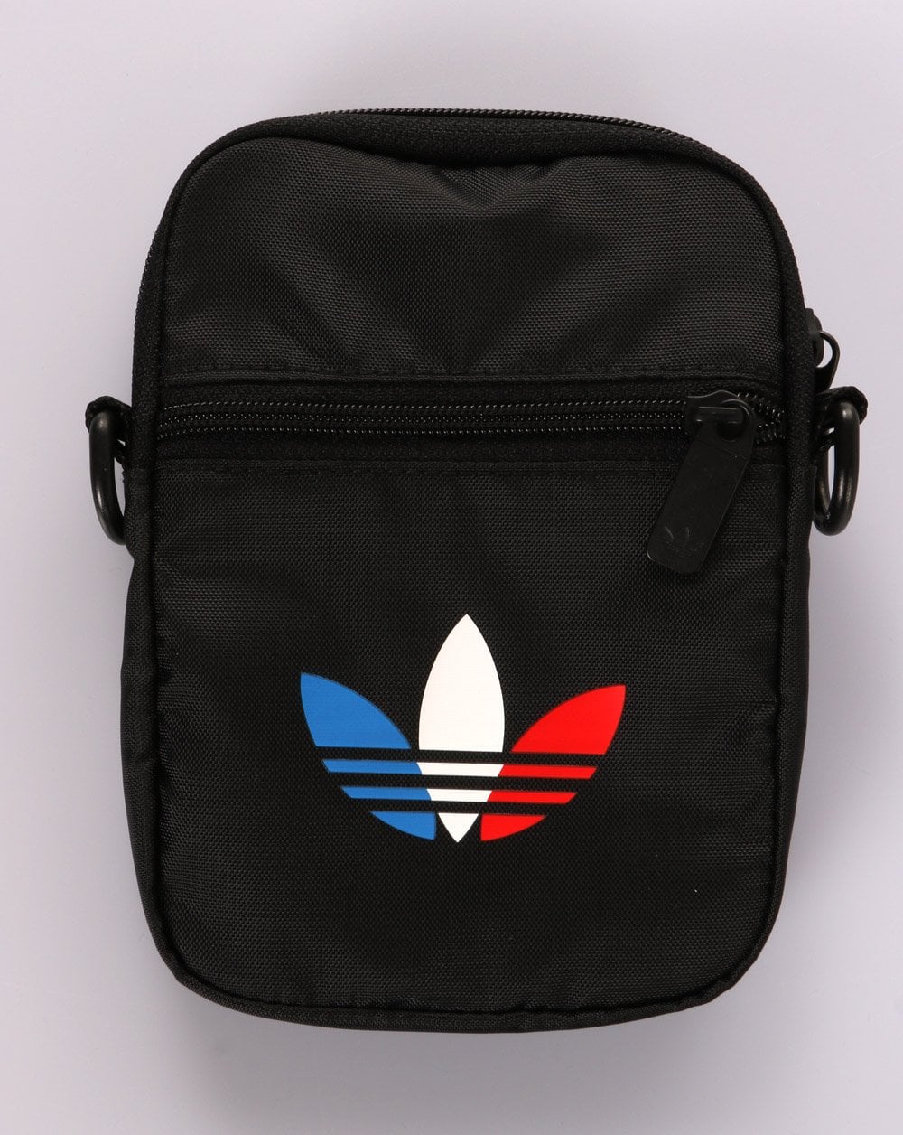 Adidas Originals – Tricolor – Kleine Tasche in Schwarz