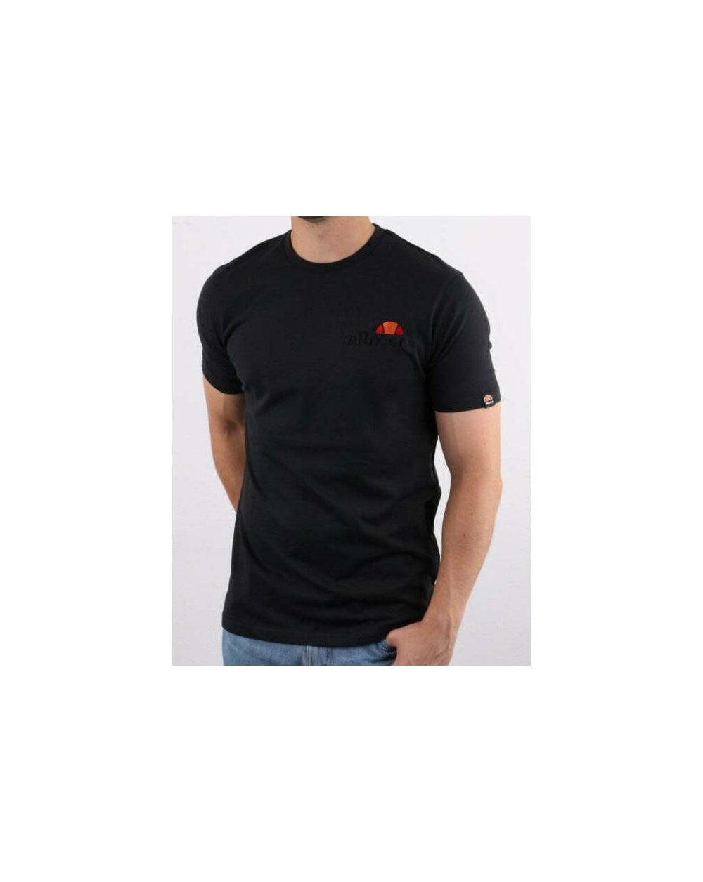 Ellesse – Voodoo – T-Shirt in Schwarz mit Ton-in-Ton-Logo