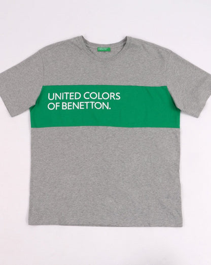 Benetton – Klassisches Crew-T-Shirt mit Tape-Logo in Grau