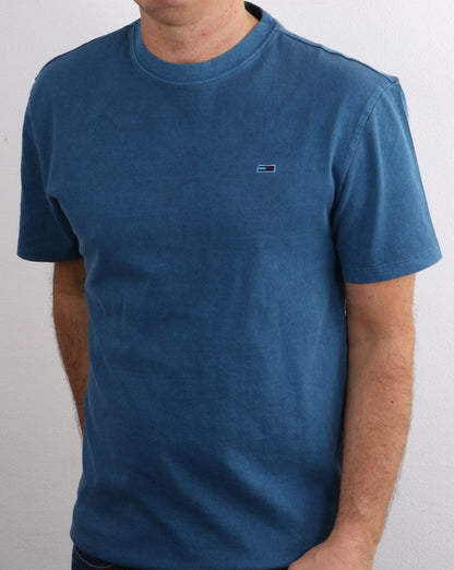 Tommy Jeans – T-Shirt in Sunfaded-Waschung, Blau