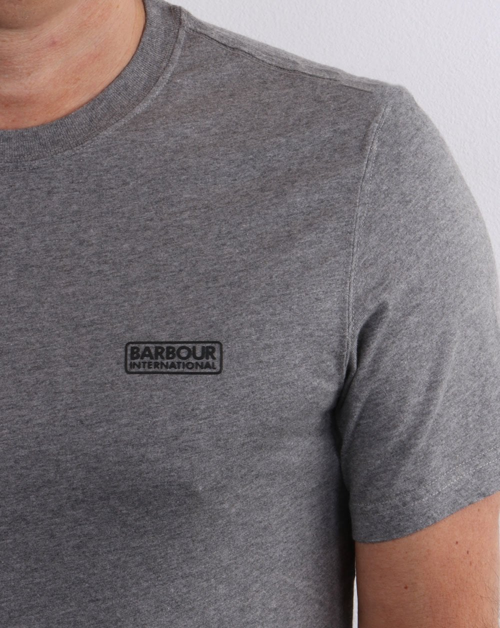 Barbour International – T-Shirt mit kleinem Logo in Grau