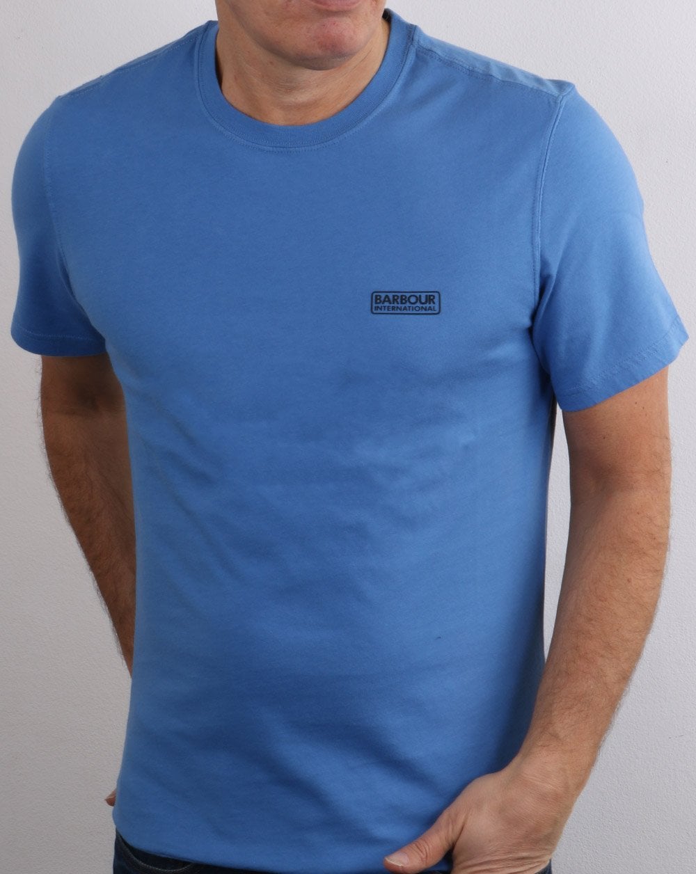 Barbour International – T-Shirt mit kleinem Logo in Reinblau