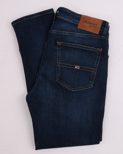 Tommy Jeans Ryan Straight Stretch-Jeans in verwaschenem Mittelblau