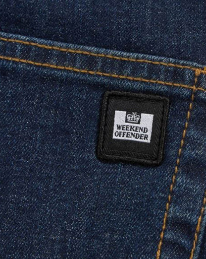 Weekend Offender – Tapered Fit Jeans in dunklem Vintage-Look