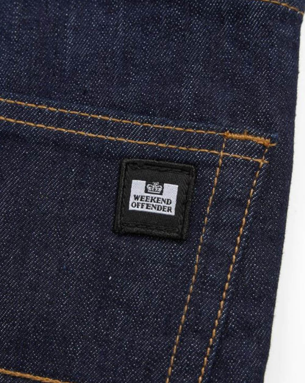 Weekend Offender – Locker geschnittene Jeans in dunkler Spülung