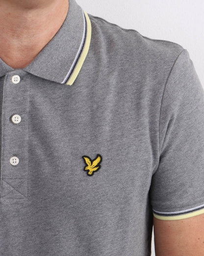 Lyle And Scott – Poloshirt mit Streifen in Mittelgrau meliert/Zitronengelb