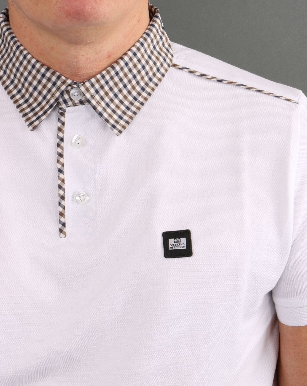 Weekend Offender Poloshirt mit Karokragen in Weiß