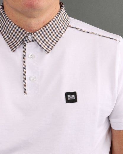Weekend Offender Poloshirt mit Karokragen in Weiß