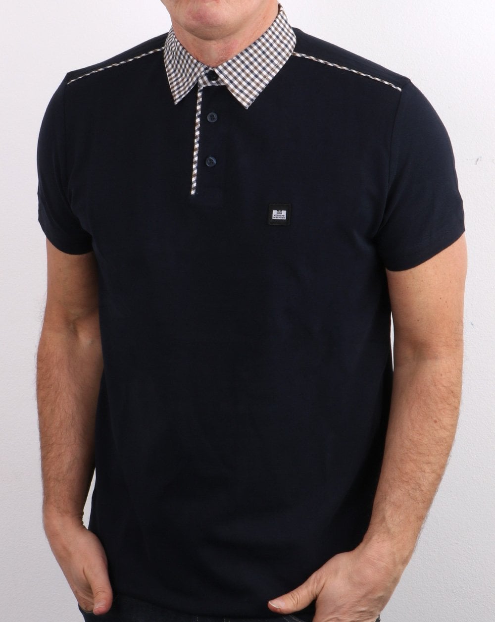 Weekend Offender – Poloshirt mit kariertem Kragen, Marineblau