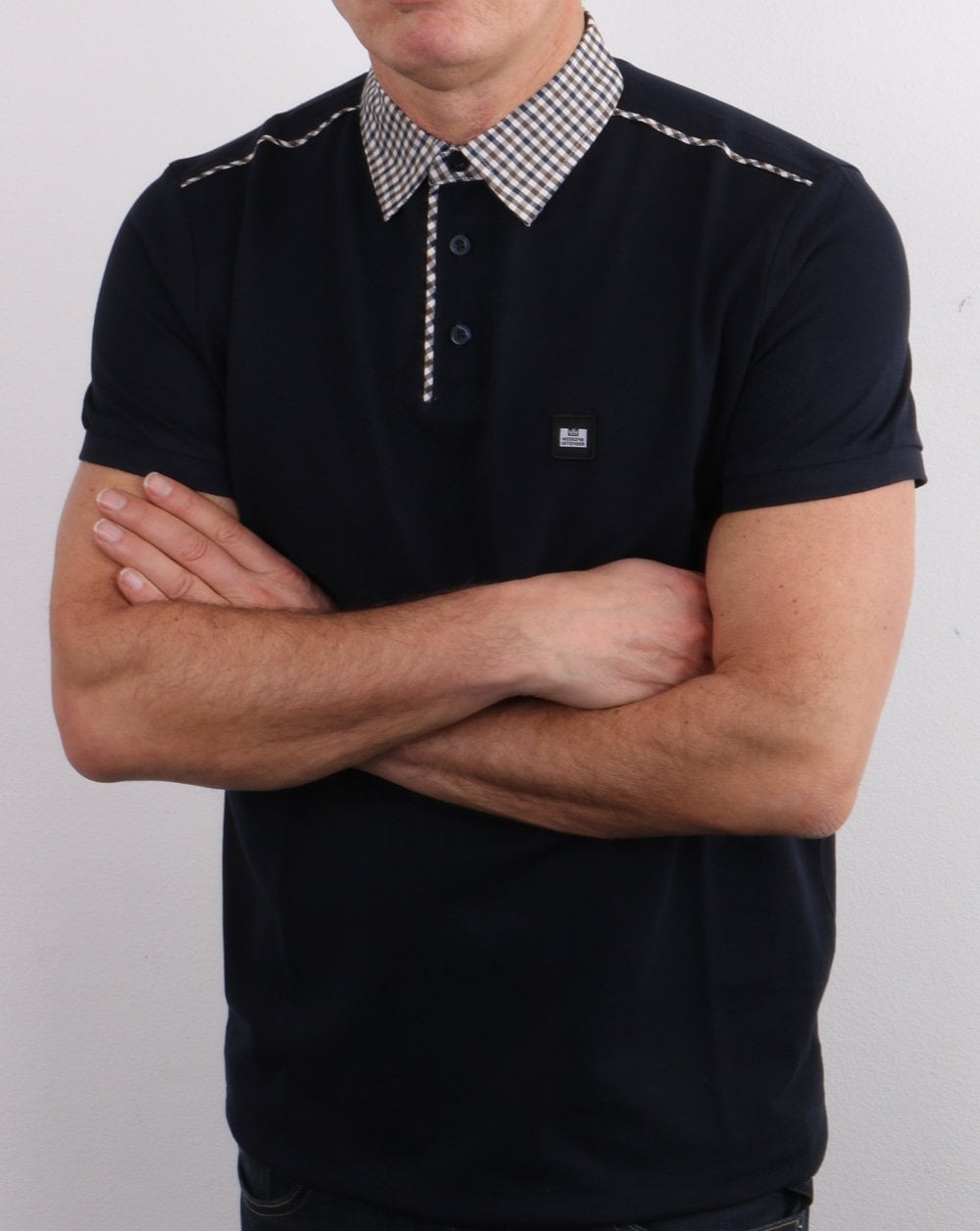 Weekend Offender – Poloshirt mit kariertem Kragen, Marineblau