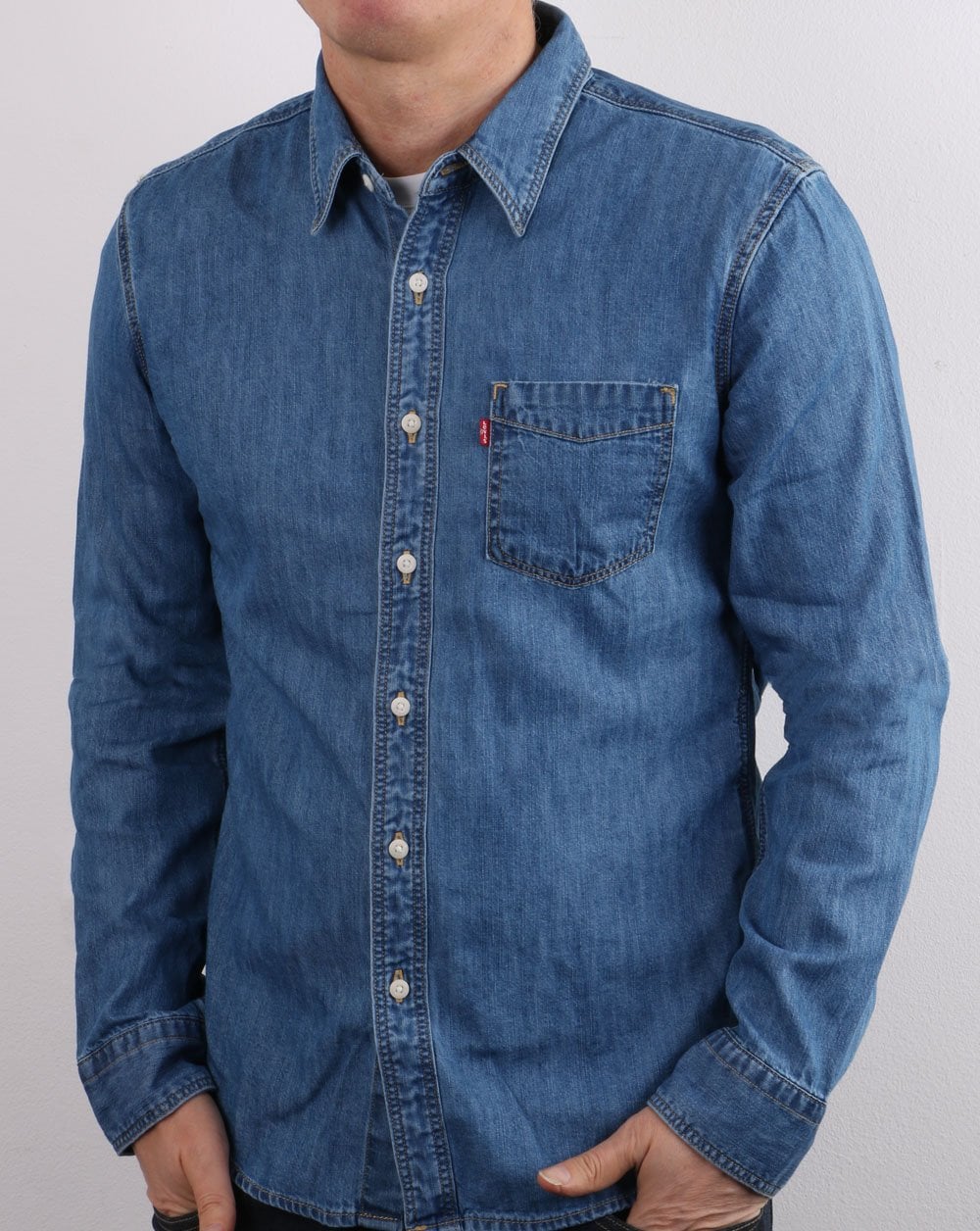 Levis – Sunset Pocket – Schmal geschnittenes Hemd in mittlerer Used-Optik