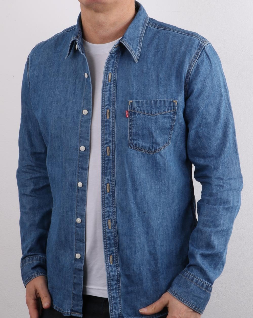 Levis – Sunset Pocket – Schmal geschnittenes Hemd in mittlerer Used-Optik