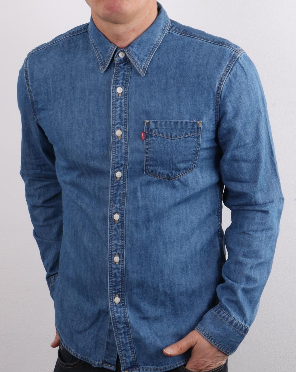 Levis – Sunset Pocket – Schmal geschnittenes Hemd in mittlerer Used-Optik