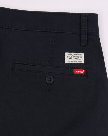 Levis – Taper-Chinoshorts in baltischem Marineblau
