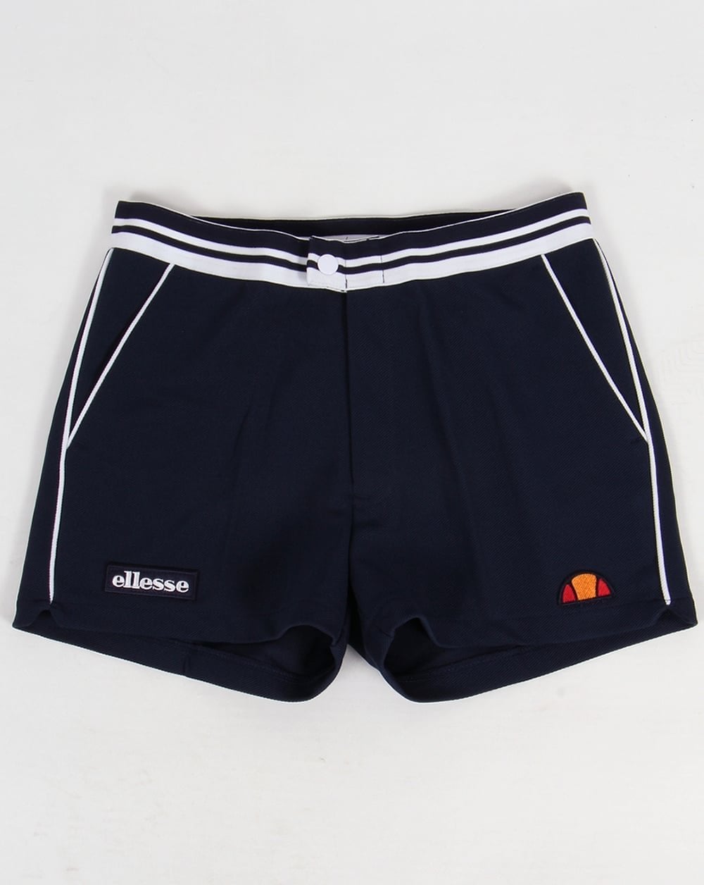 Ellesse – 80er-Tennisshorts in Marineblau