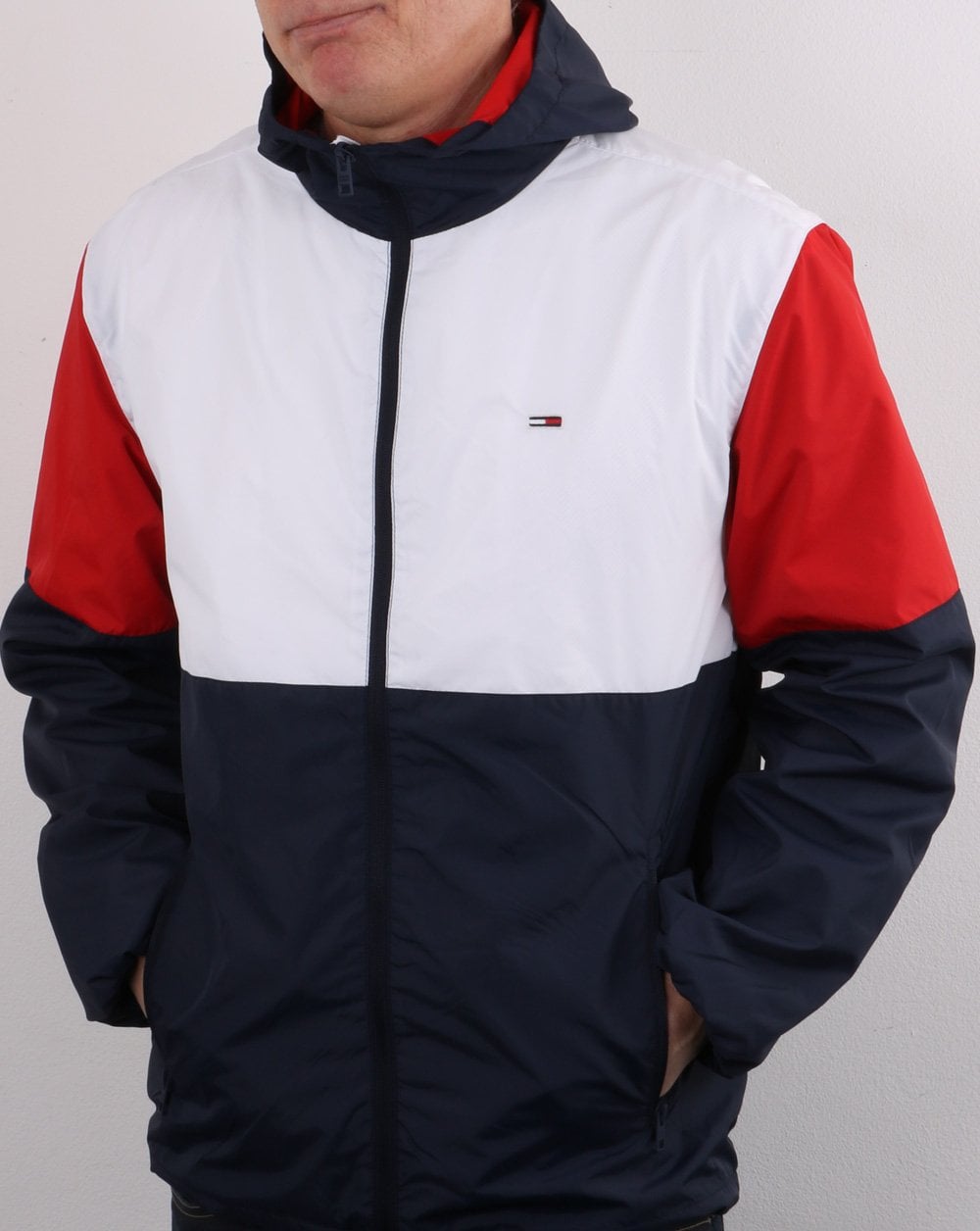 Tommy Jeans Windjacke mit Farbblockdesign in Weiß