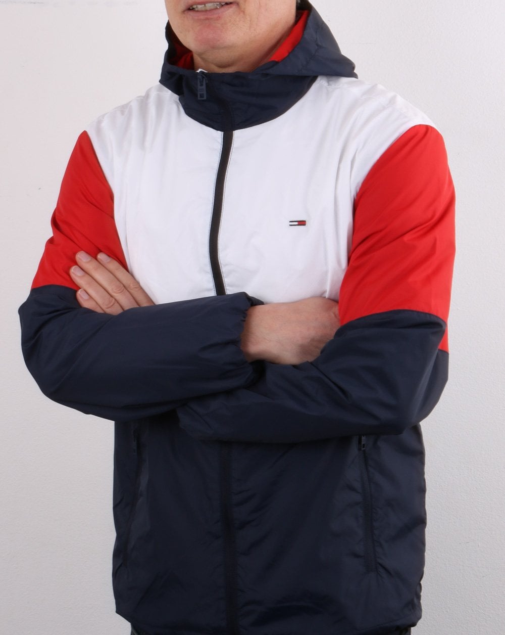 Tommy Jeans Windjacke mit Farbblockdesign in Weiß