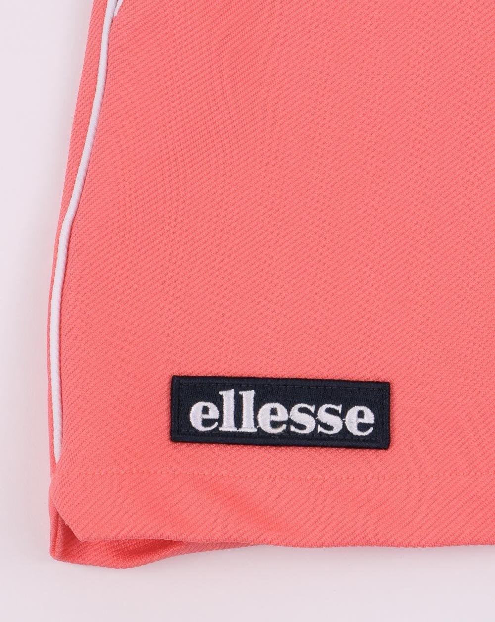 Ellesse – 80er-Tennisshorts in Koralle