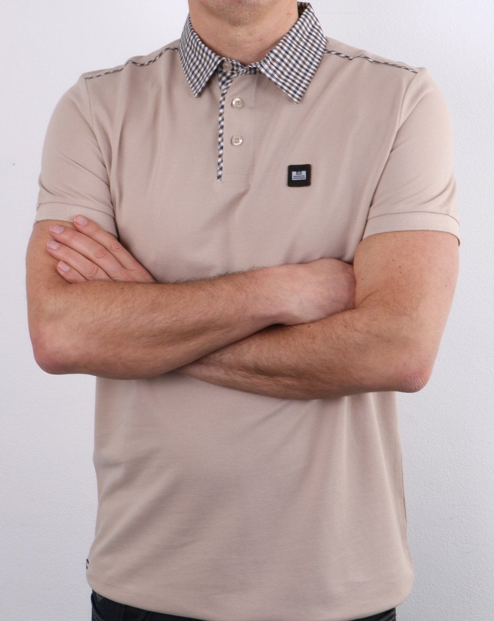 Weekend Offender – Poloshirt mit Karo-Kragen in Sand