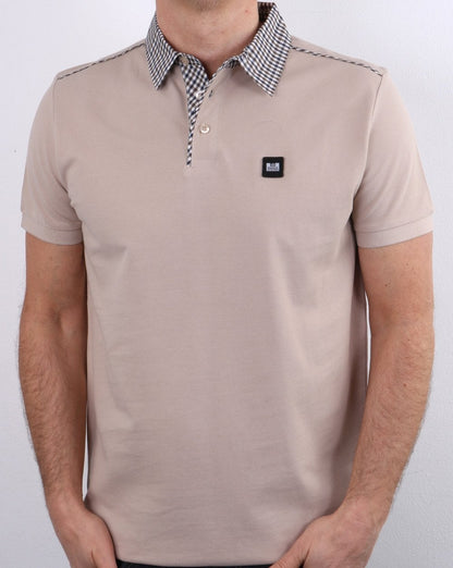 Weekend Offender – Poloshirt mit Karo-Kragen in Sand