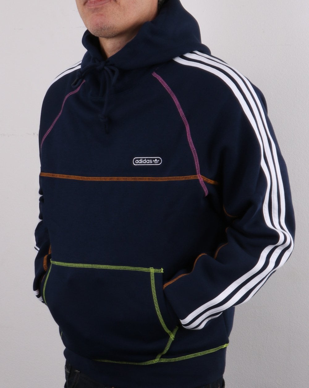 Adidas Originals – Kapuzenpullover mit Kontrastnähten in Marineblau