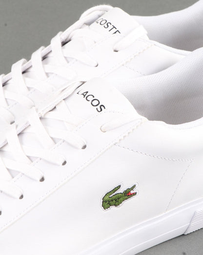 Lacoste Footwear – Lerond Plus – Sneaker in Weiß/Marineblau