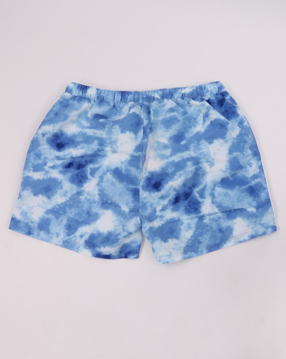 Ellesse – Badeshorts in Batikoptik, Blau