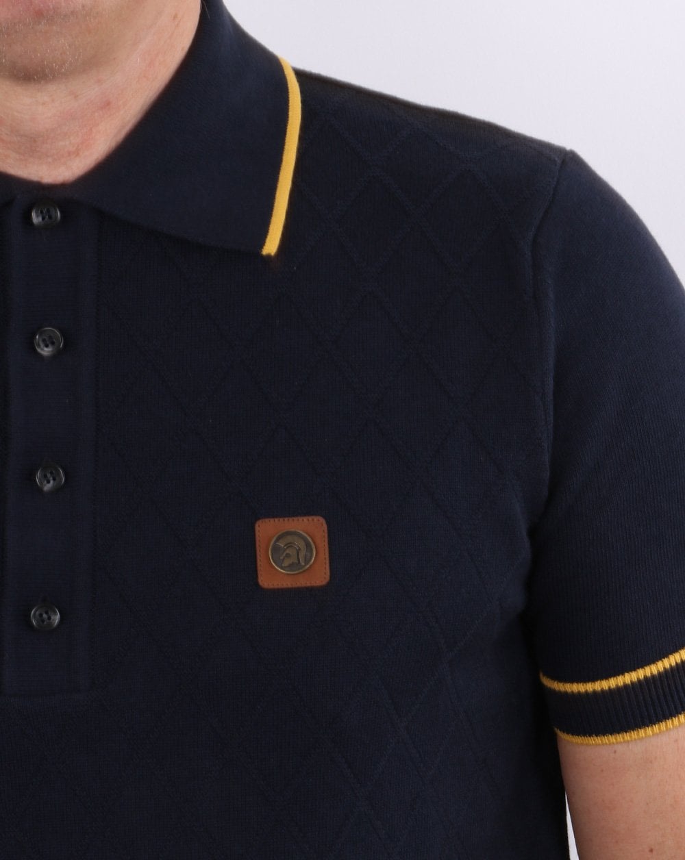 Trojan – Gestricktes Poloshirt mit marineblauen Streifen