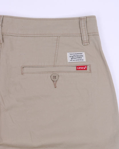Levis – Chino-Shorts in Hellsand