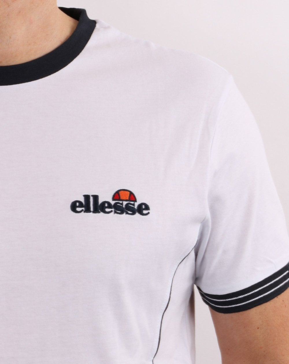 Ellesse – Terrakotta-T-Shirt in Weiß
