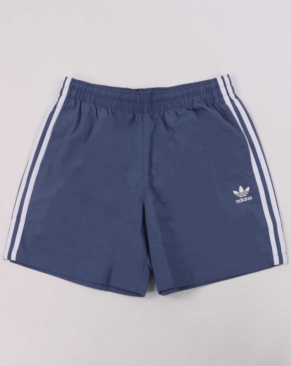 Adidas Originals – 3-Streifen-Badeshorts in Rundhalsausschnitt, Blau