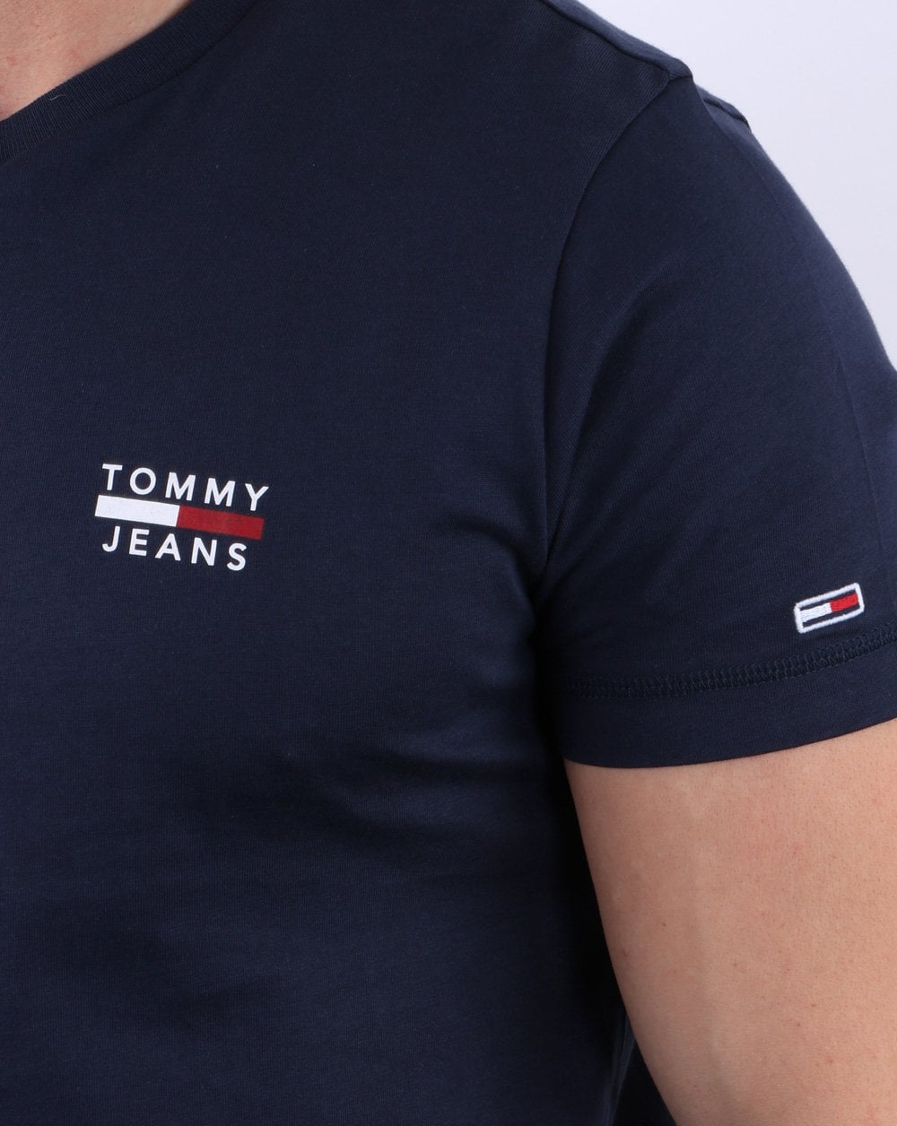 Tommy Jeans – T-Shirt mit Brustlogo in Marineblau