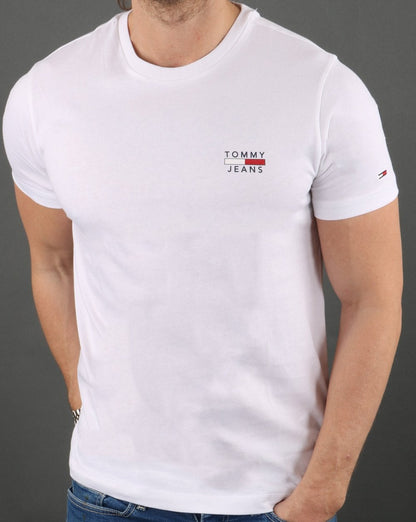 Tommy Jeans – Weißes T-Shirt mit Logo auf der Brust