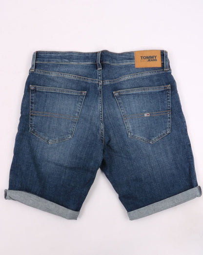 Tommy Jeans – Scanton – Schmale Jeansshorts in Hamptons-Blau