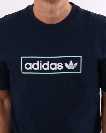 Adidas Originals – T-Shirt mit linearem Logo in Marineblau