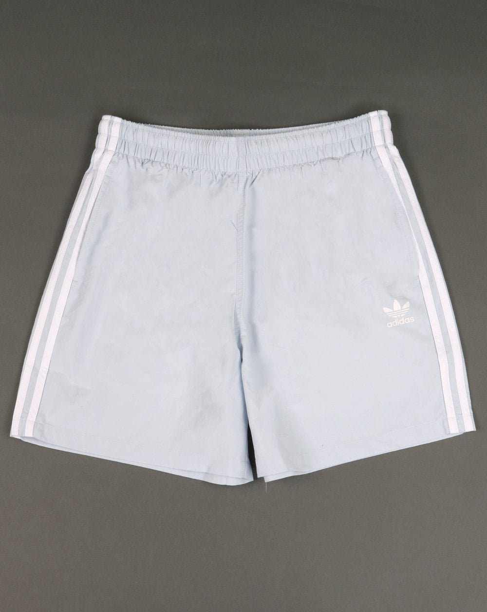 Adidas Originals – 3-Streifen-Badeshorts, Eisblau