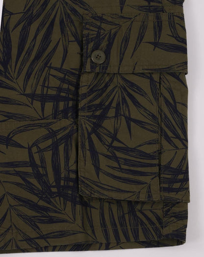 Benetton – Shorts mit Combat-Print in Khaki