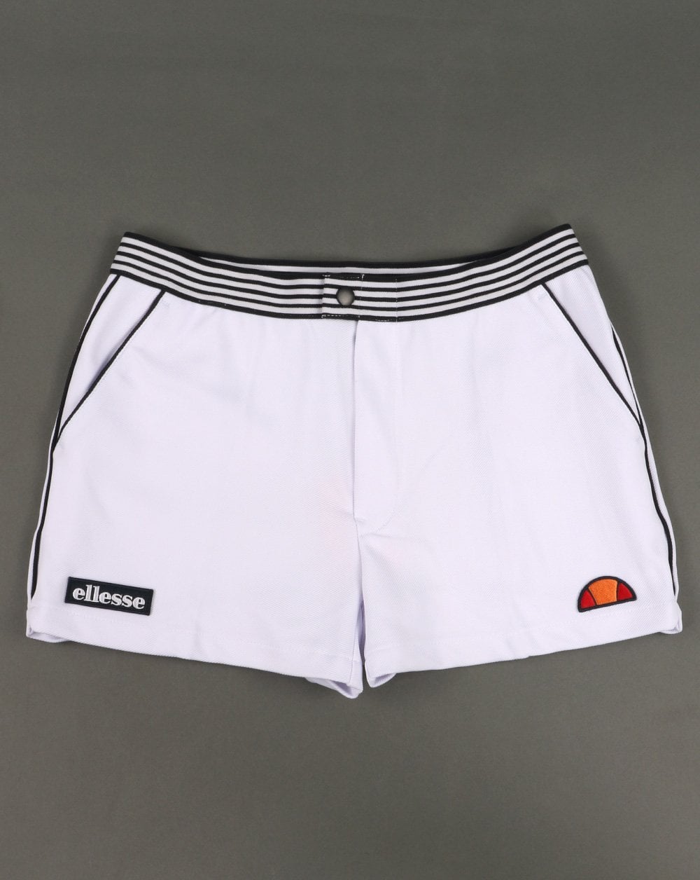 Ellesse – 80er-Tennisshorts in Weiß