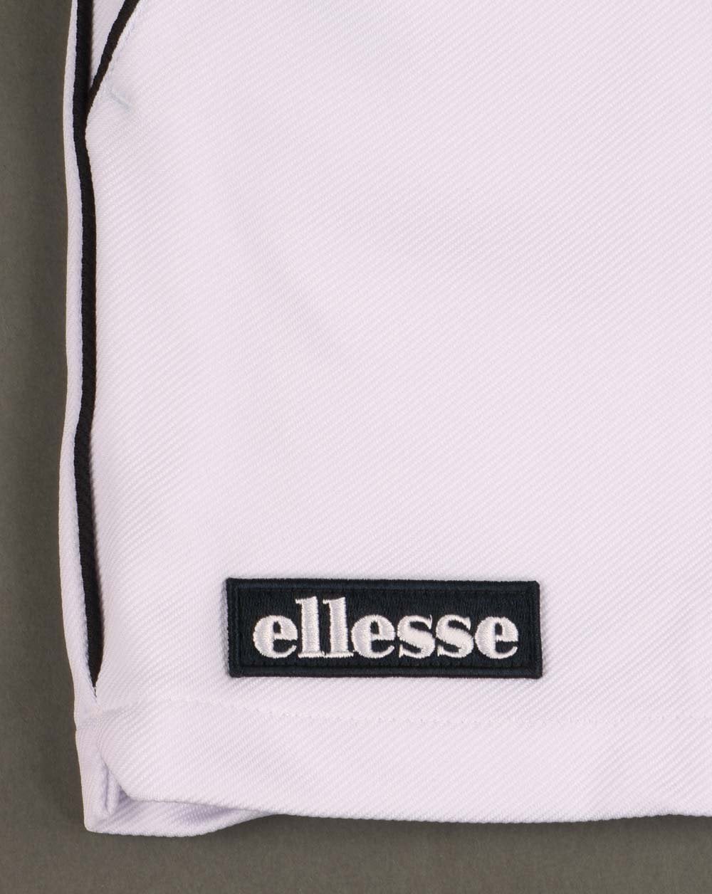 Ellesse – 80er-Tennisshorts in Weiß
