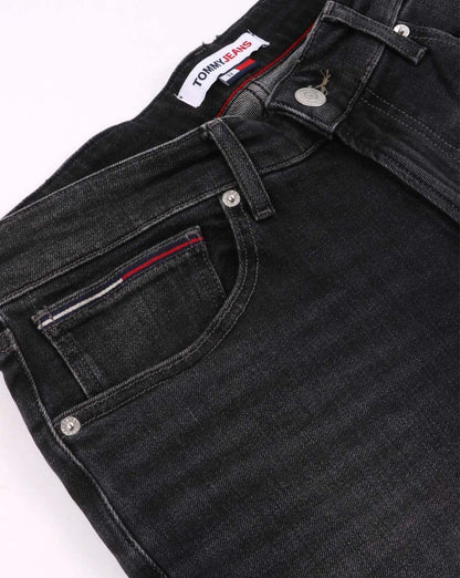 Tommy Jeans – Scanton – Jeansshorts in Schwarz
